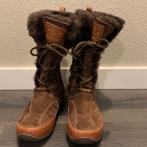 Dark brown North Face winter boots. Size 7.